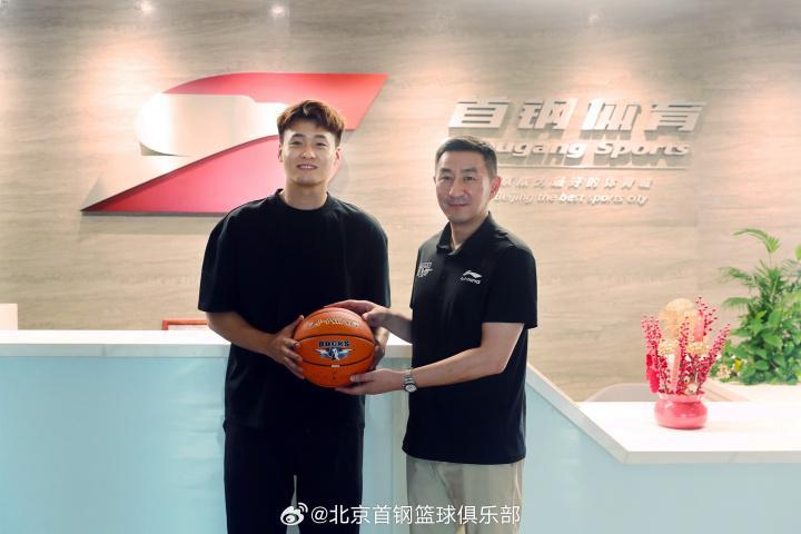 hth-北京男篮注册16人:赵睿3年C类合同加盟 方硕&翟晓川&丘天续约